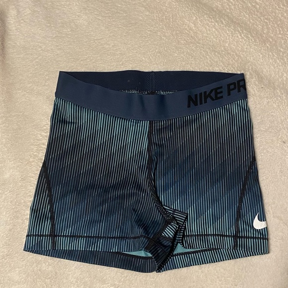 Nike Pants - Women’s Nike Pros Shorts